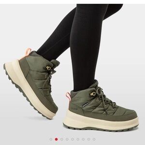 Helly Hansen Green Winter Boots